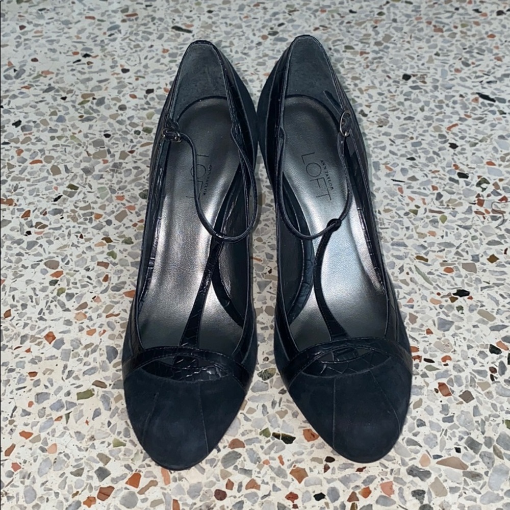 BRAND NEW: Ann Taylor LOFT T-Strap Heels